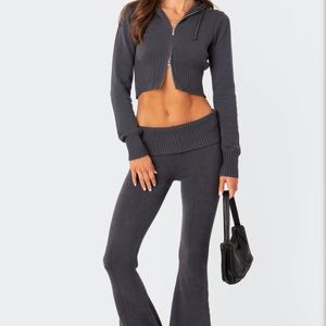 Knitted hooded loungewear set. Edikted Desiree Knitted Set - dark blue (gray)